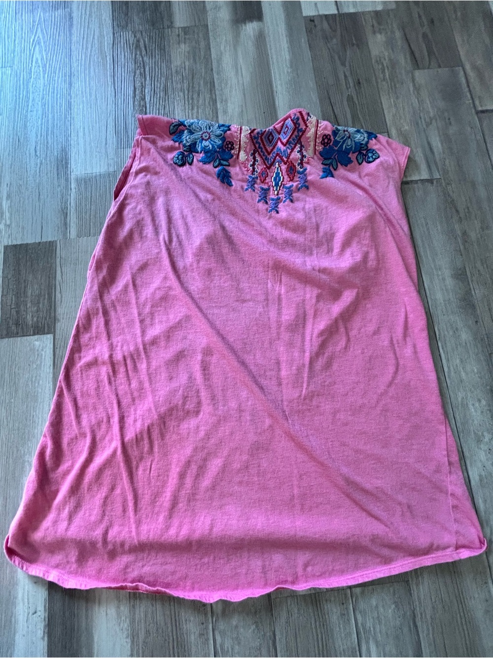 Johnny Was Coral Pink Embroidered V-Neck Tank - Picture 3 of 3